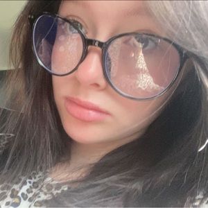 Meet your Posher, Hope